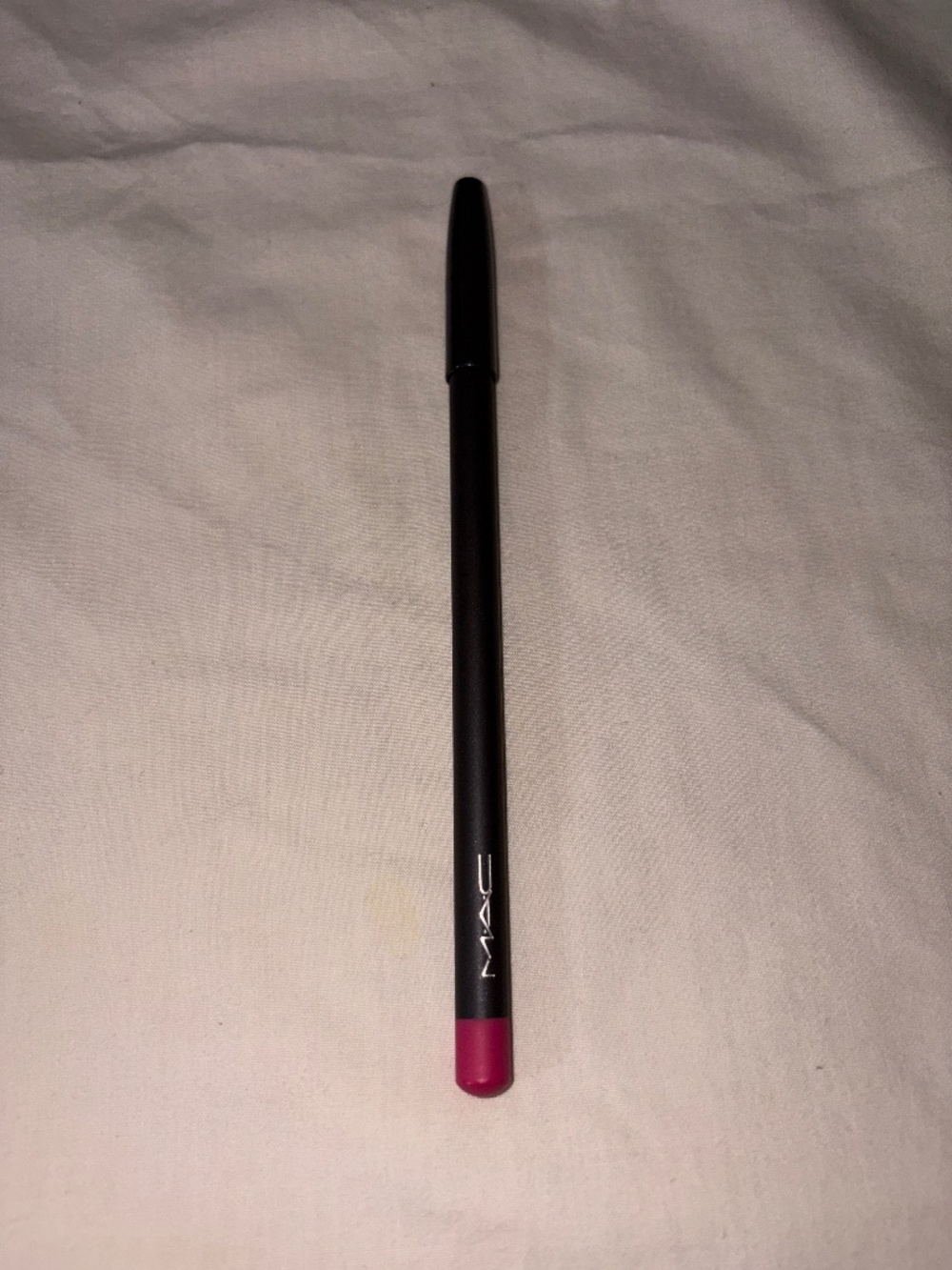 MAC Cosmetics Lip Pencil (Talking Points)